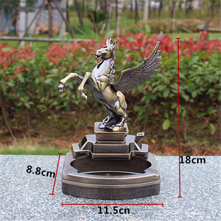 Gạt tàn thuốc có bật lữa hình ngựa