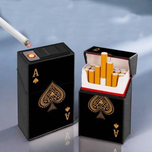 Bật lửa kiêm hộp thuốc hình lá bài đen để được 20 điếu thuốc sạc điện